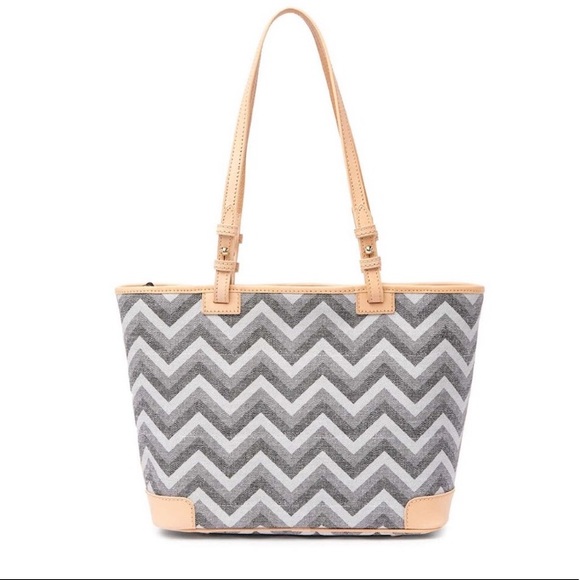 NWT Dooney & Bourke Chevron Small Leisure Tote - Picture 3 of 5